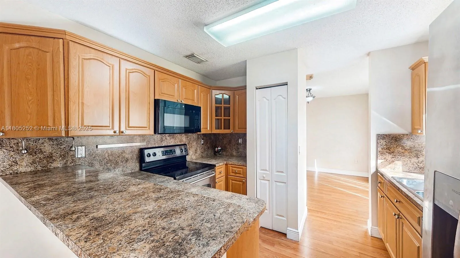 Miramar, Florida 33027, United States, 4 Bedrooms Bedrooms, ,3 BathroomsBathrooms,Residential,Active,138125