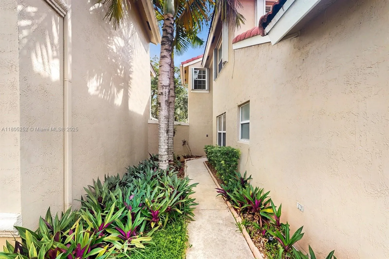 Miramar, Florida 33027, United States, 4 Bedrooms Bedrooms, ,3 BathroomsBathrooms,Residential,Active,138125