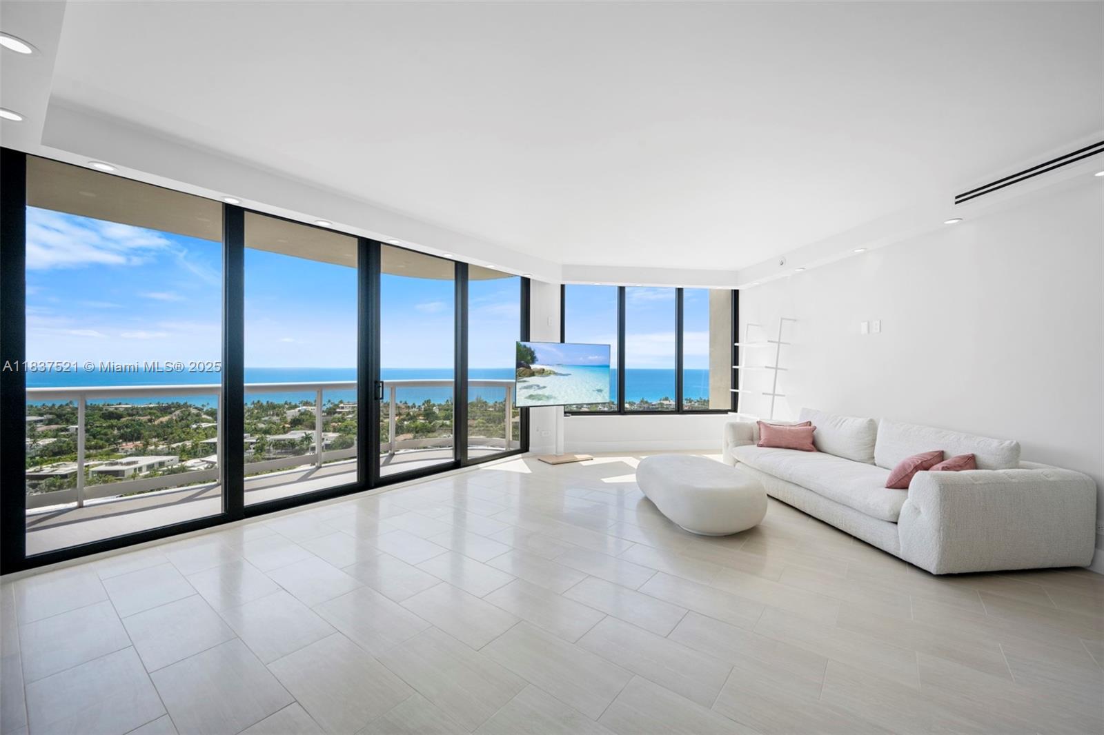 20191 E Country Club Dr 2206, Aventura, FL, 33180/$1,295,000 4 20191 E Country Club Dr 2206
