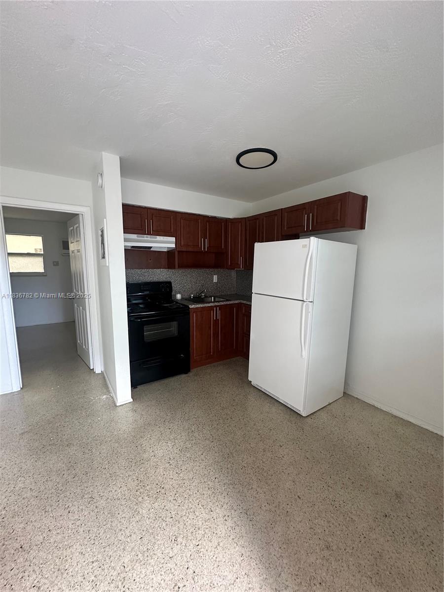 Apartment for Rent in Hialeah.1bedroom-1bathroom. 1st Floor. AC Mini Split.