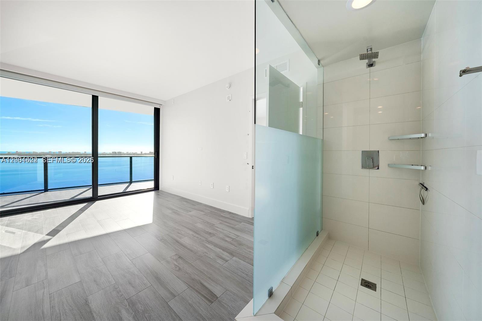 ICON BAY CONDO - Residential