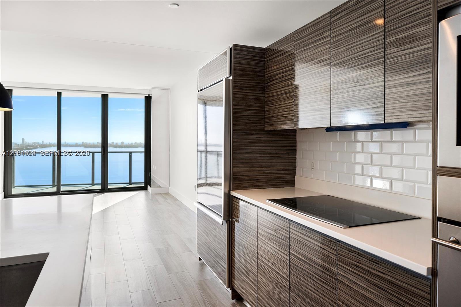 ICON BAY CONDO - Residential