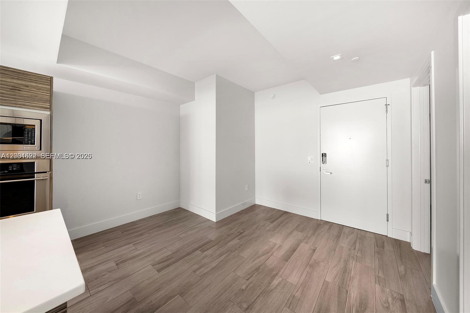 ICON BAY CONDO - Residential