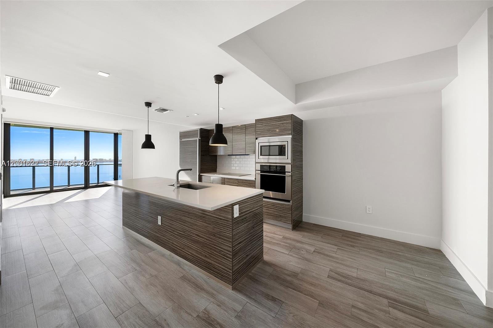 ICON BAY CONDO - Residential