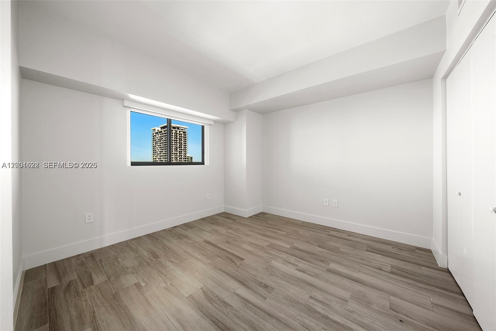 ICON BAY CONDO - Residential