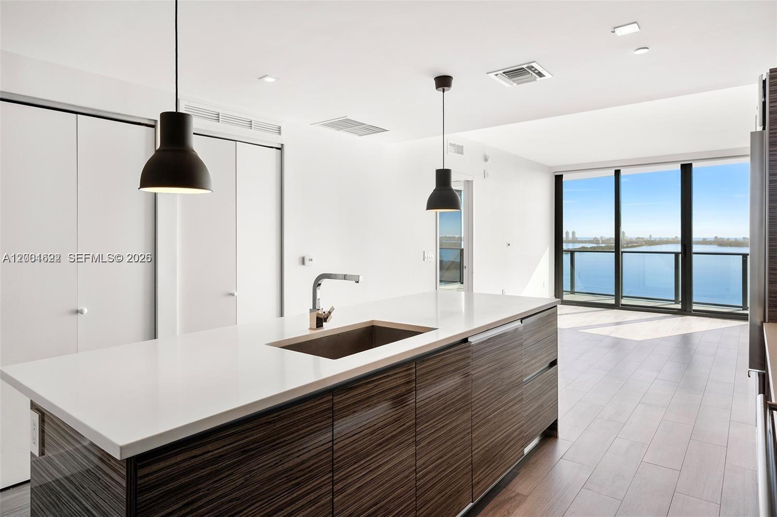 ICON BAY CONDO - Residential