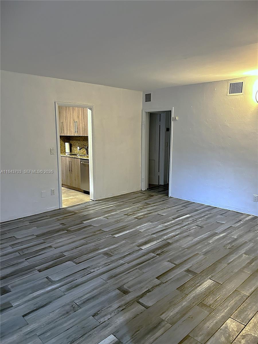 IRONS MANOR 2ND ADDN - Residential