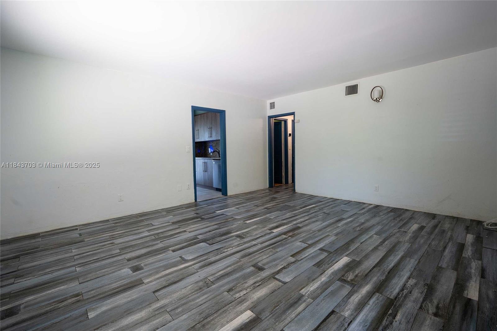 IRONS MANOR 2ND ADDN - Residential