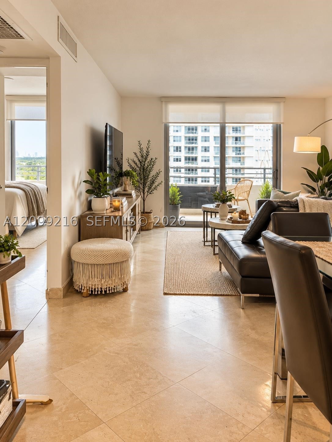 5555 Collins Ave 14Y