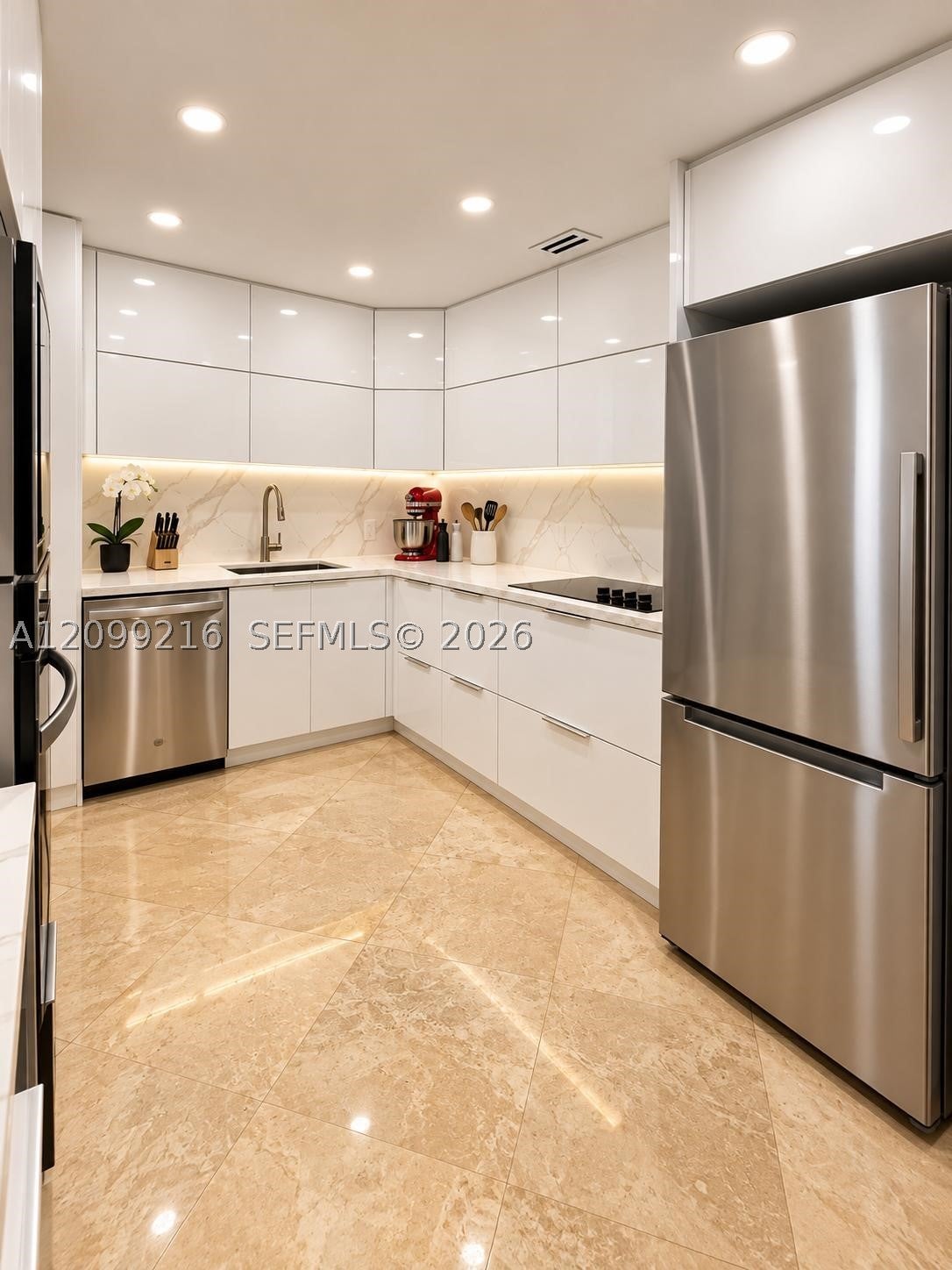 5555 Collins Ave 14Y