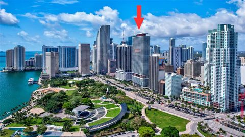 Condominium in Miami FL 50 Biscayne Blvd Blvd.jpg