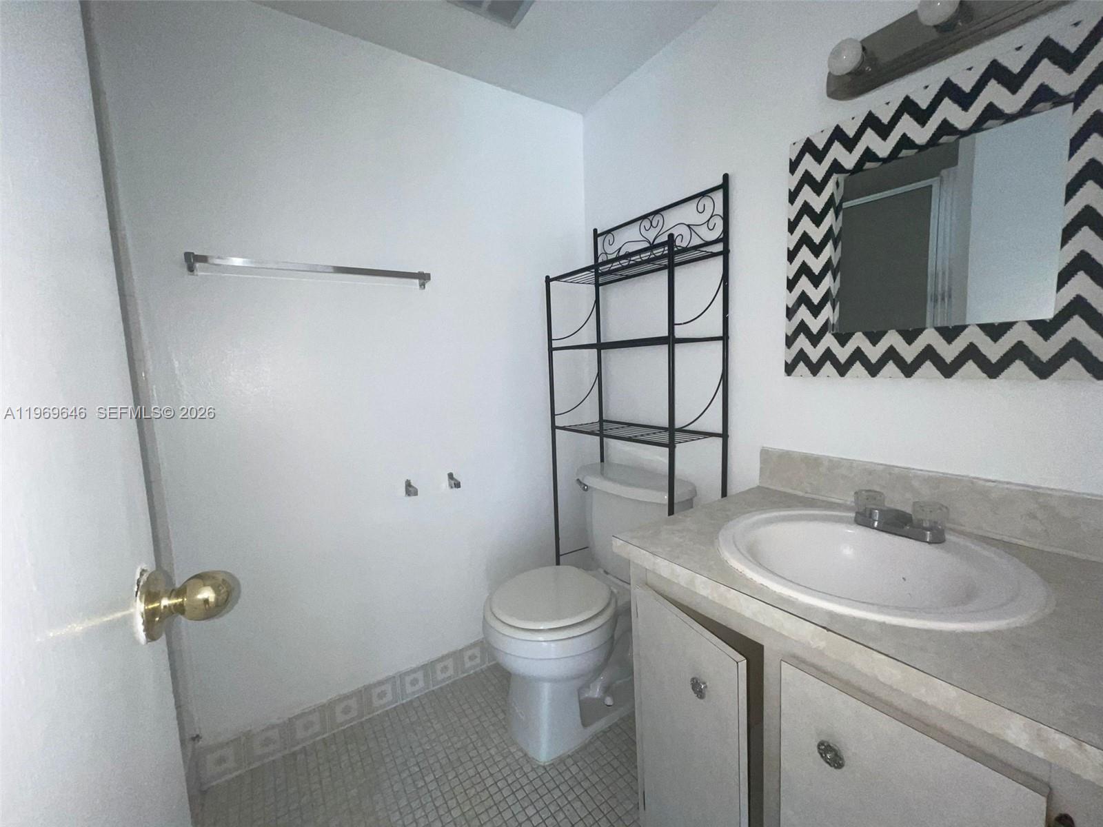 SUNSET VILLAS PHASE II CO - Residential Lease