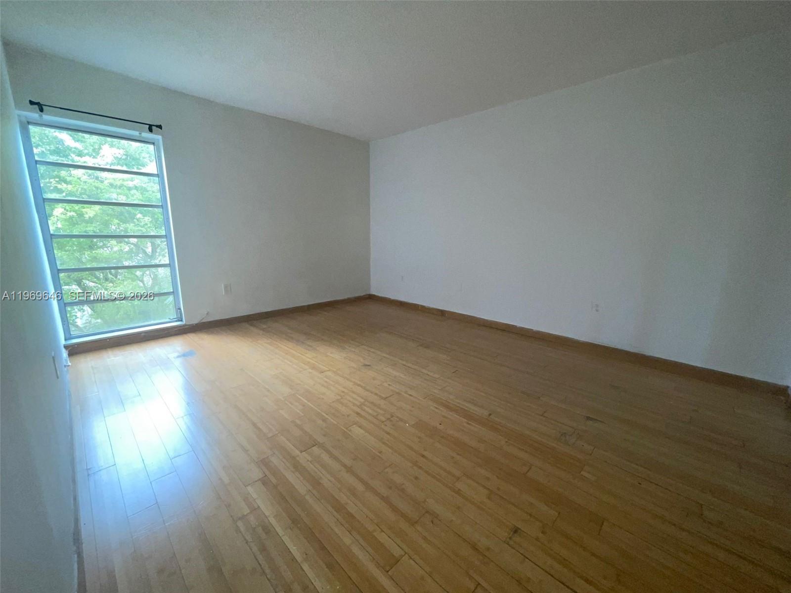 SUNSET VILLAS PHASE II CO - Residential Lease