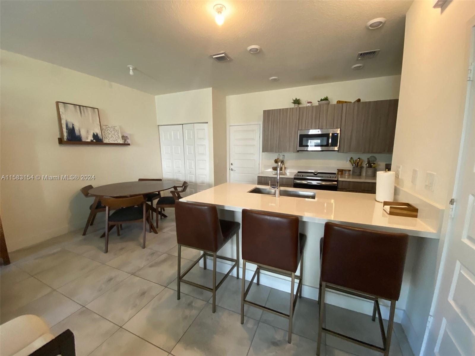 Urbana - Residential Lease