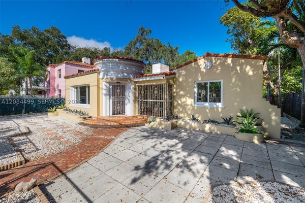 571 NE 64TH ST, MIAMI, FL 33138 - Image 827cf6ea6aeb4e0a4a0034f7c6efa8cb/547695653