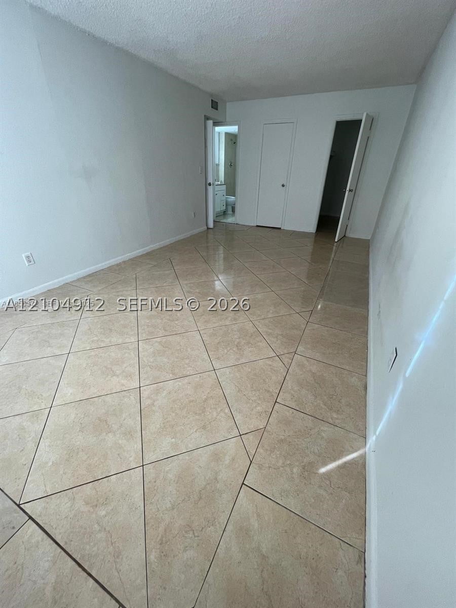 494 NW 165th St Rd C-105