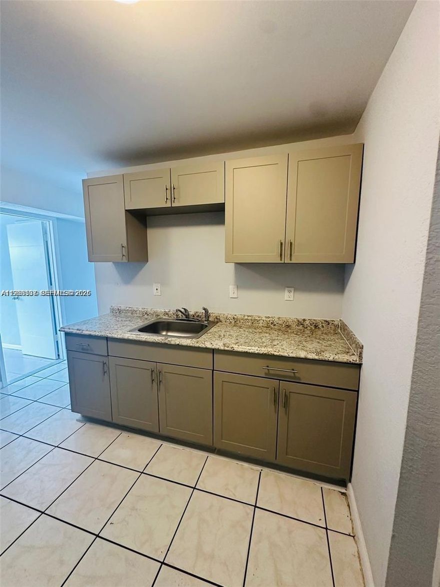 BEST INVESTMENT PORTFOLIO IN FORT LAUDERDALE!! CONSISTS OF TWO 5 bed 2 bath UNITS.CURRENTLY RENTED AT TOP PRICE!! JUST BUY AND START RECEIVING YOUR MONTHLY CASHFLOW!! SHOWINGS WILL ONLY BE DONE ONCE UNDER CONTRACT.
OWNER COULD FINANCE WITH 50% DOWN