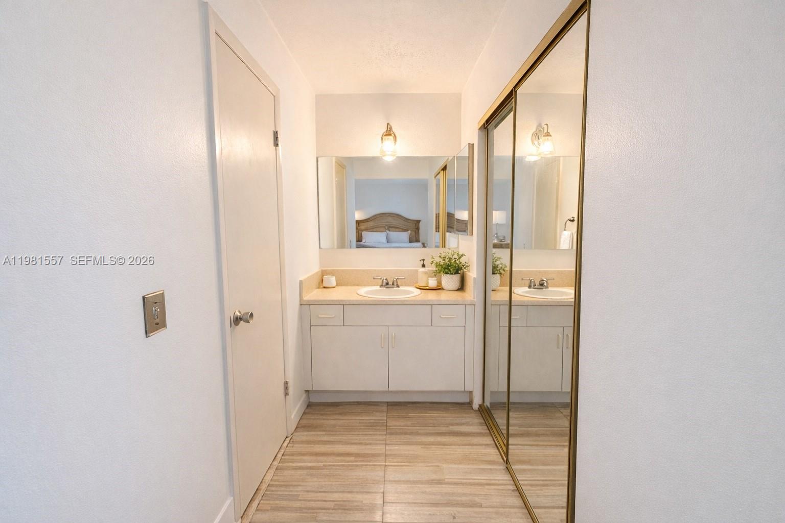 HERITAGE SQUARE CONDO - Residential