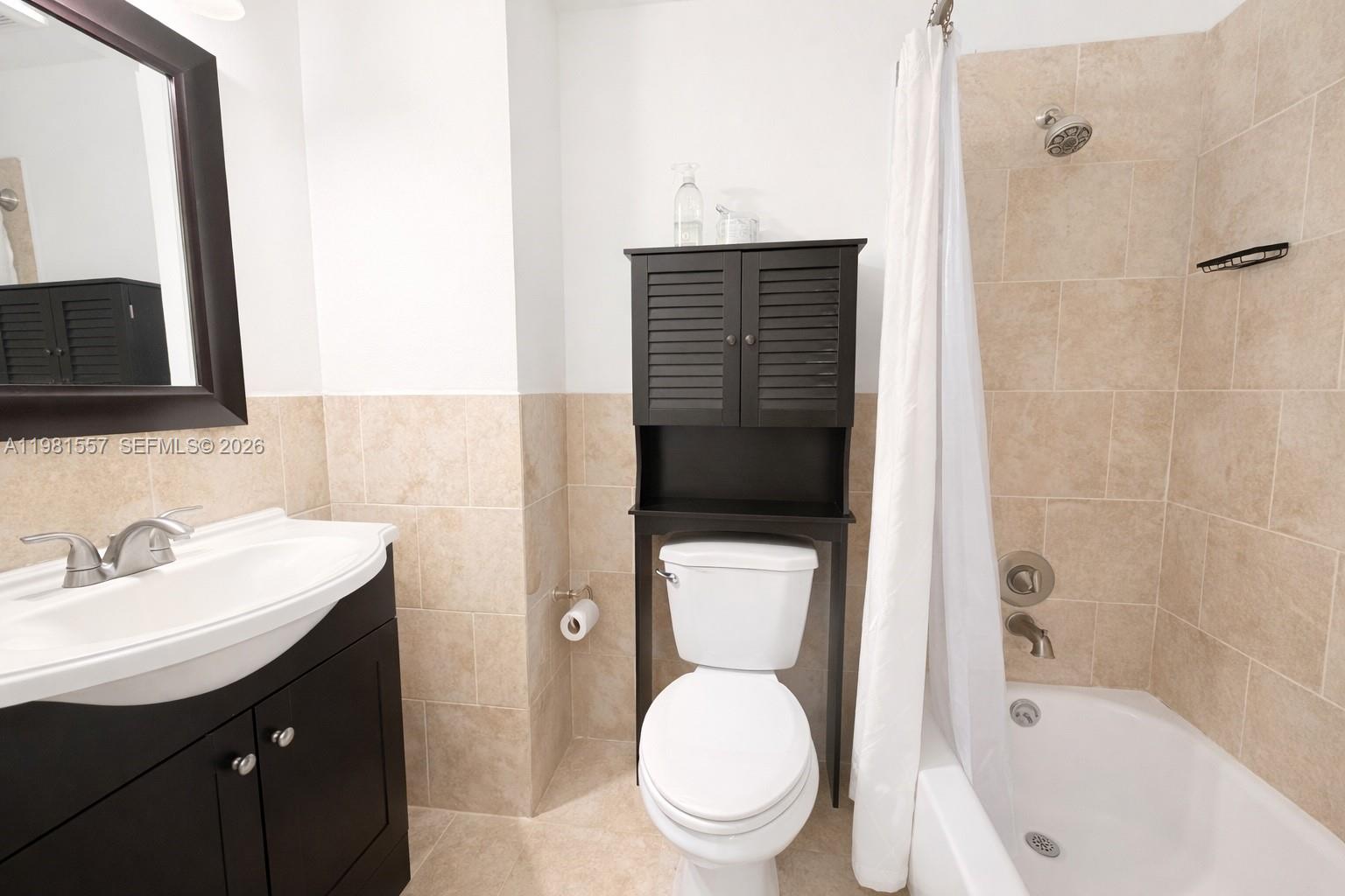 HERITAGE SQUARE CONDO - Residential