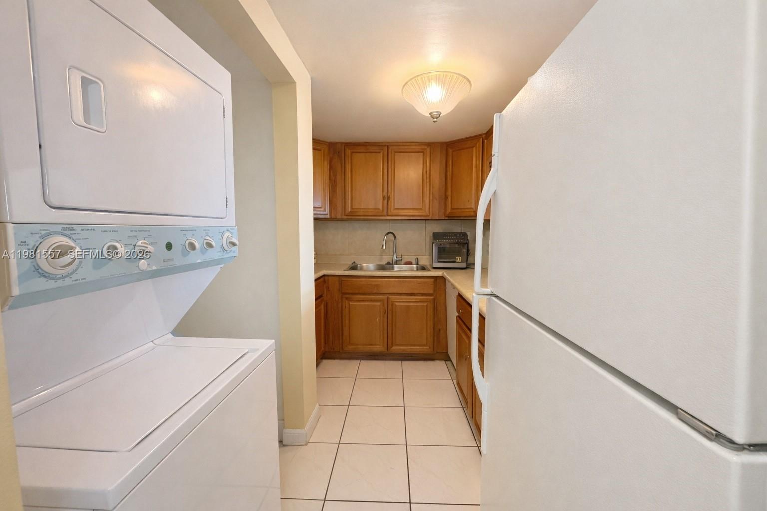 HERITAGE SQUARE CONDO - Residential