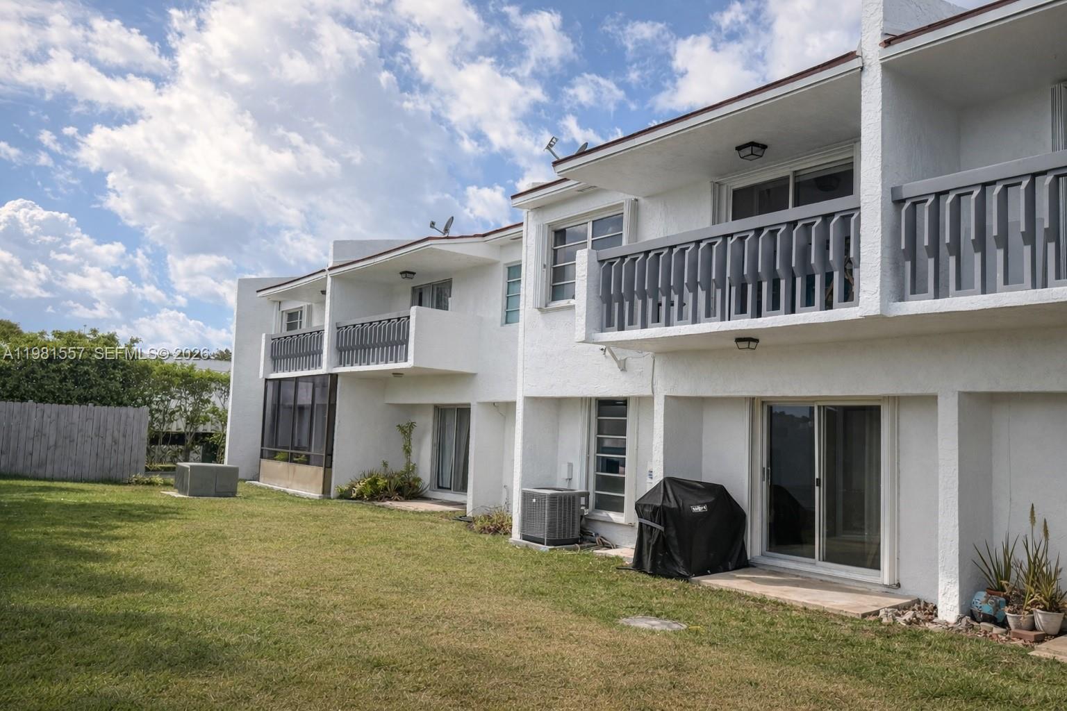 HERITAGE SQUARE CONDO - Residential