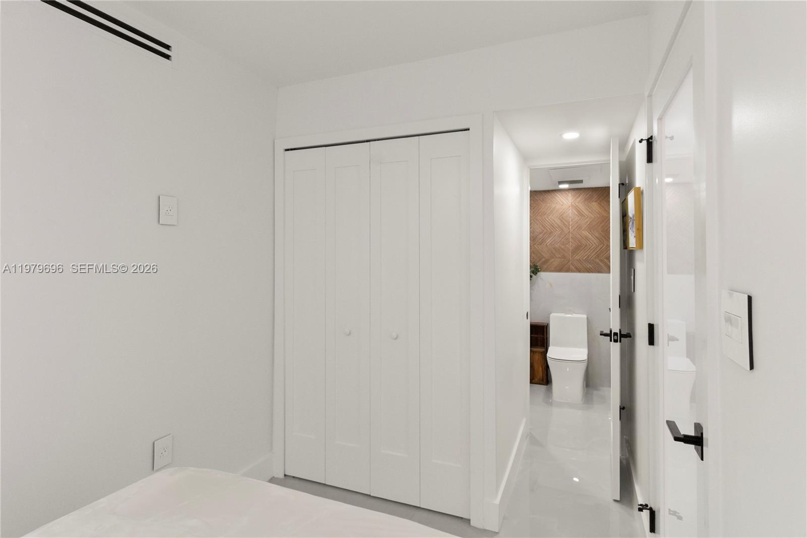 ARLEN BEACH CONDO - Residential