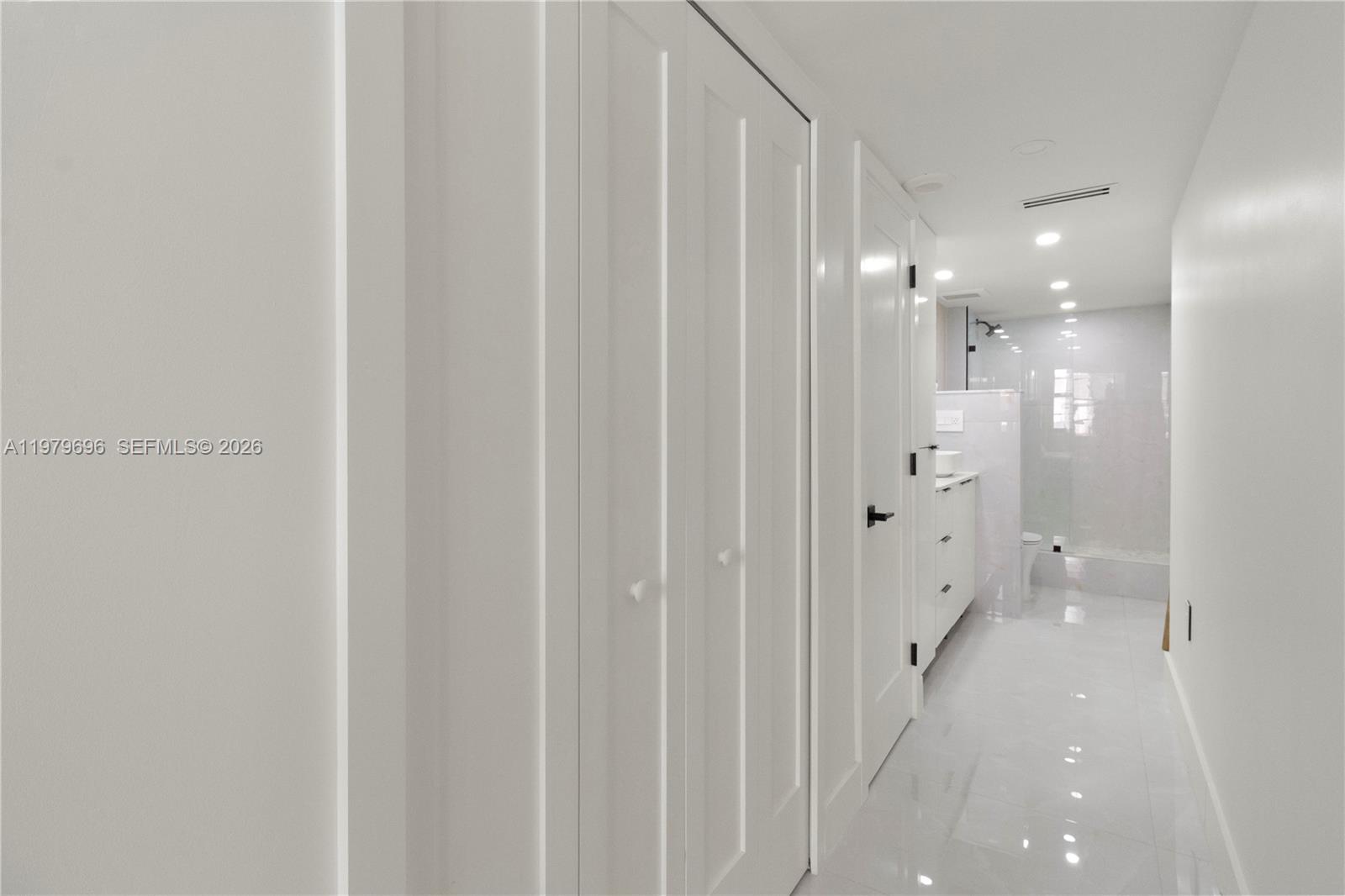 ARLEN BEACH CONDO - Residential
