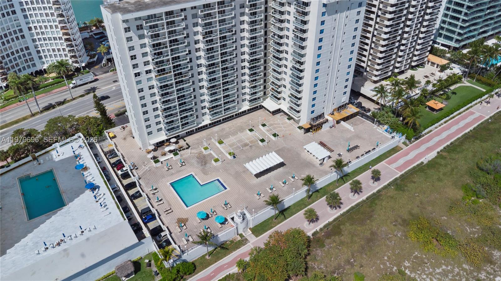 ARLEN BEACH CONDO - Residential