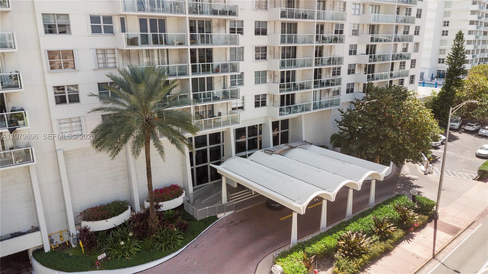 ARLEN BEACH CONDO - Residential