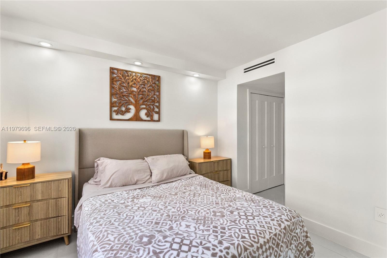 ARLEN BEACH CONDO - Residential