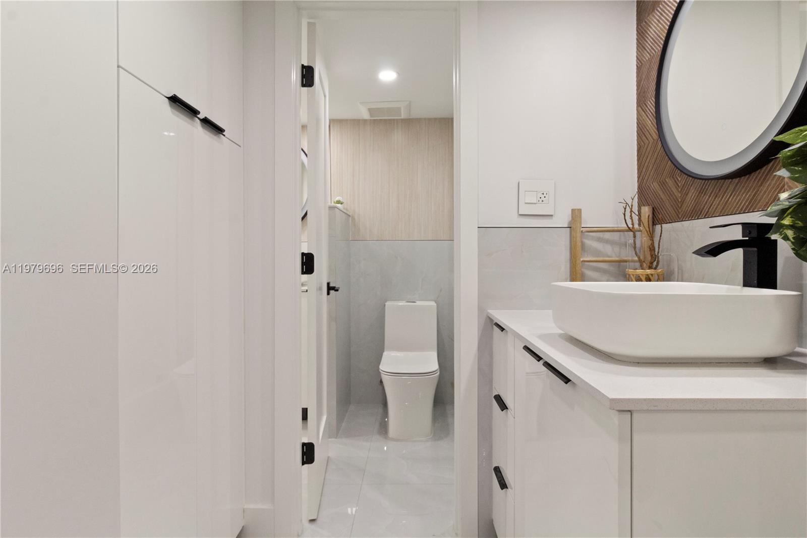 ARLEN BEACH CONDO - Residential