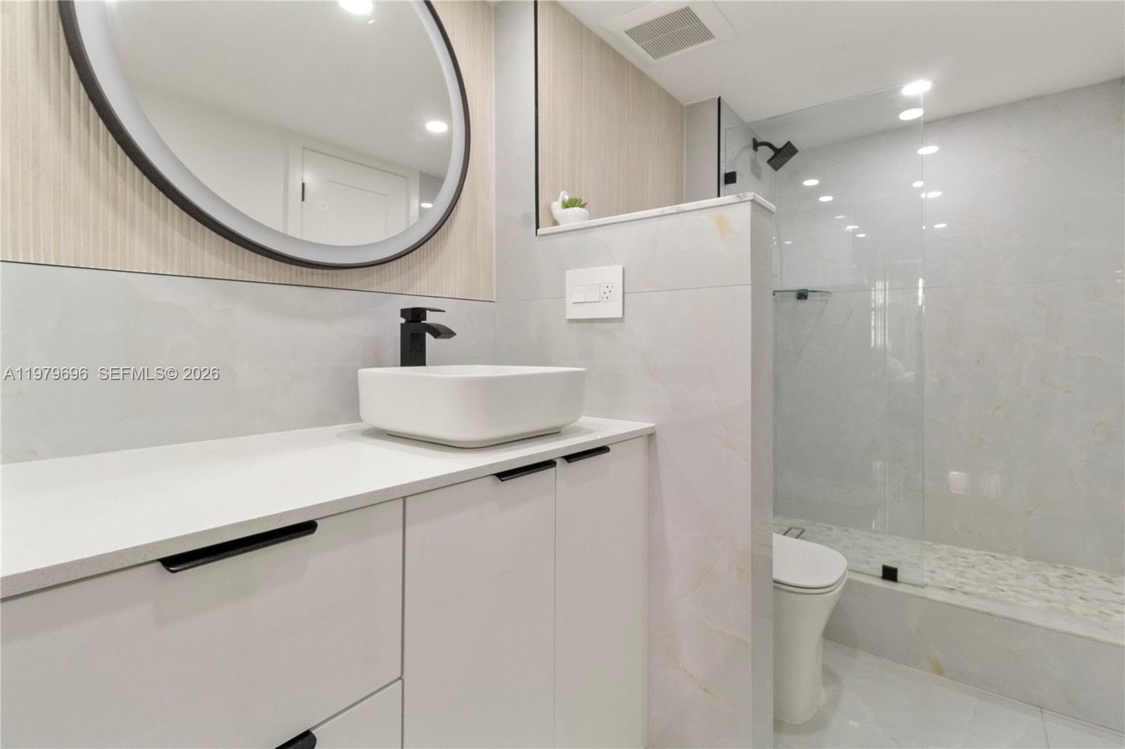 ARLEN BEACH CONDO - Residential