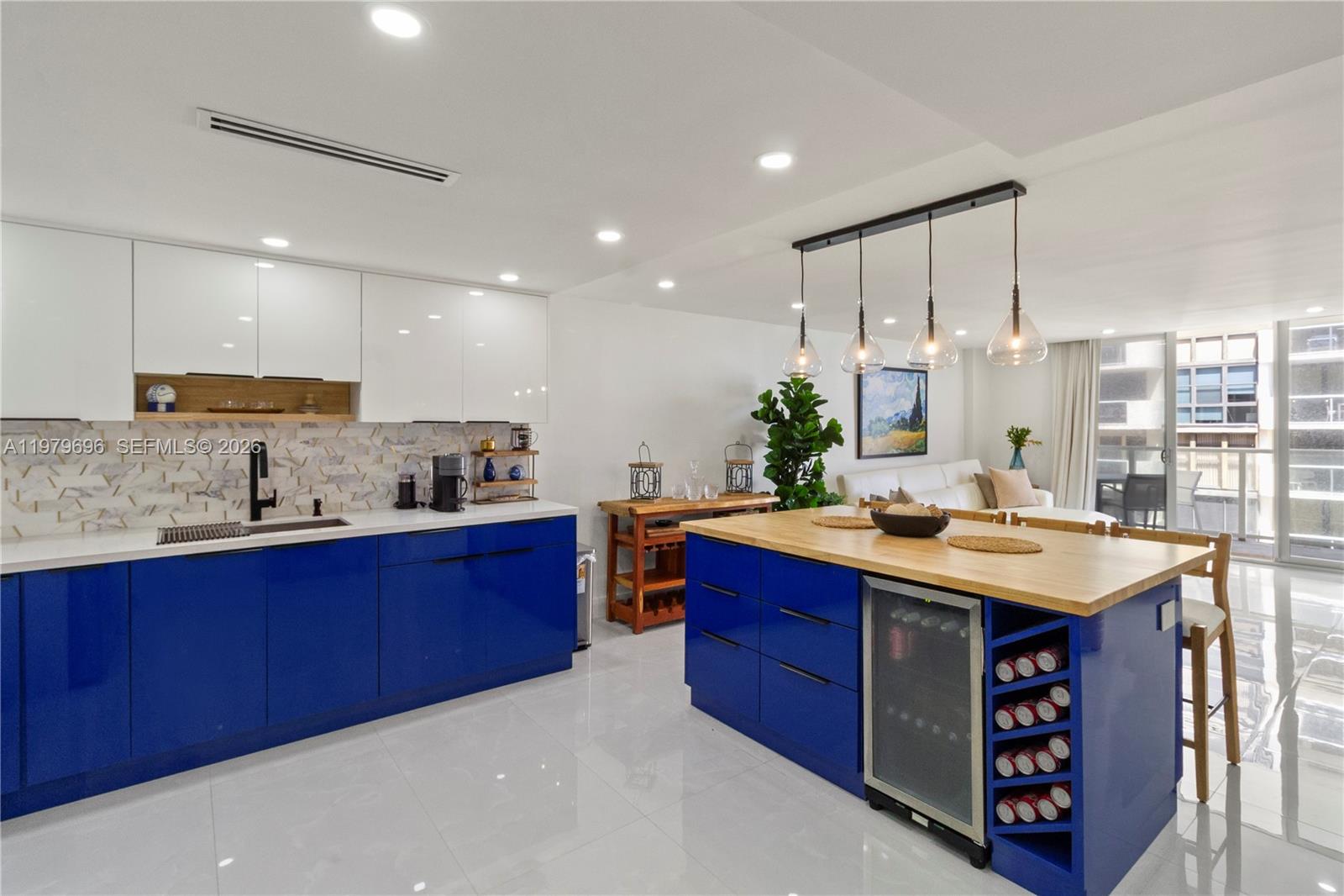 ARLEN BEACH CONDO - Residential