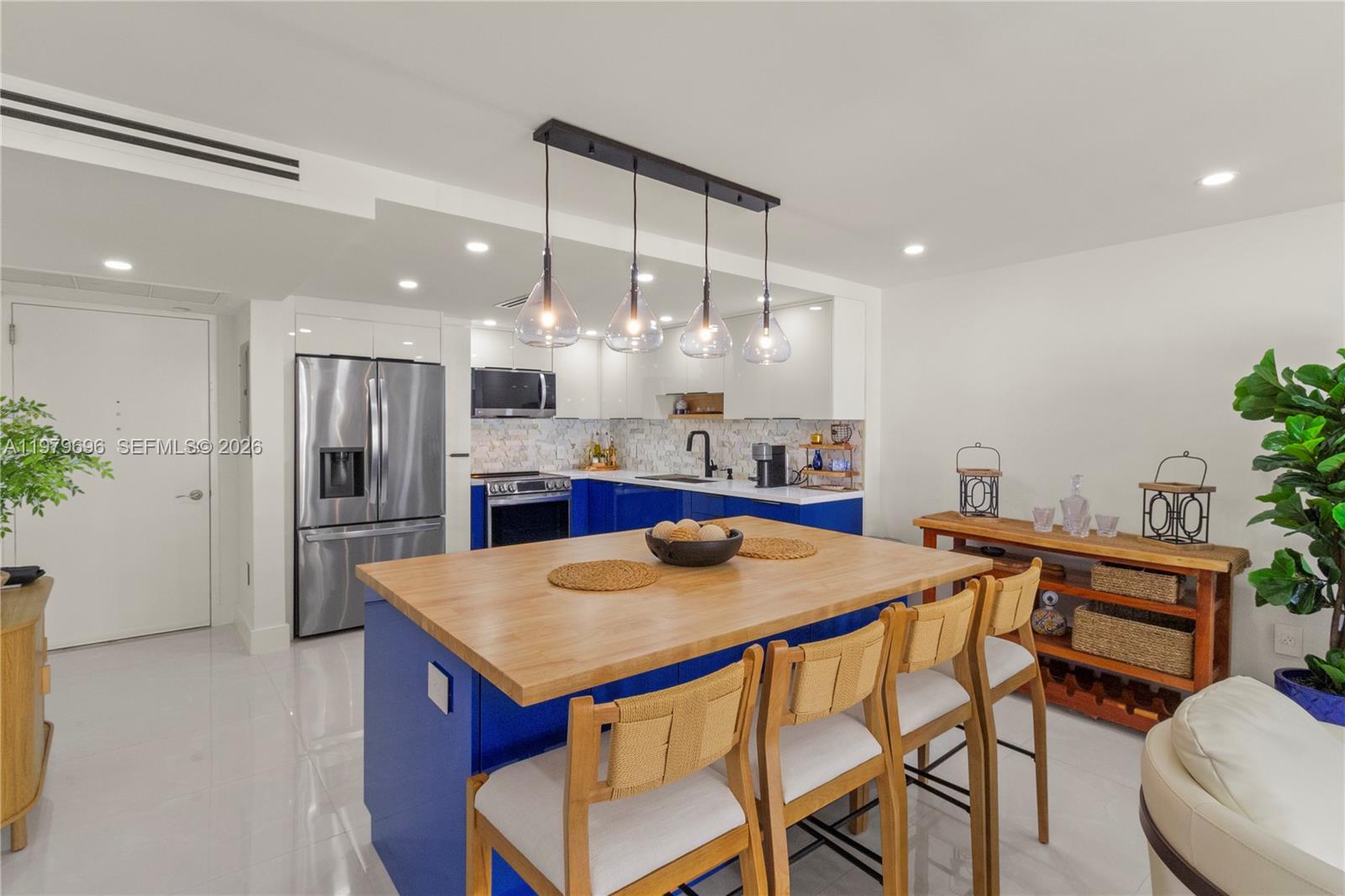 ARLEN BEACH CONDO - Residential