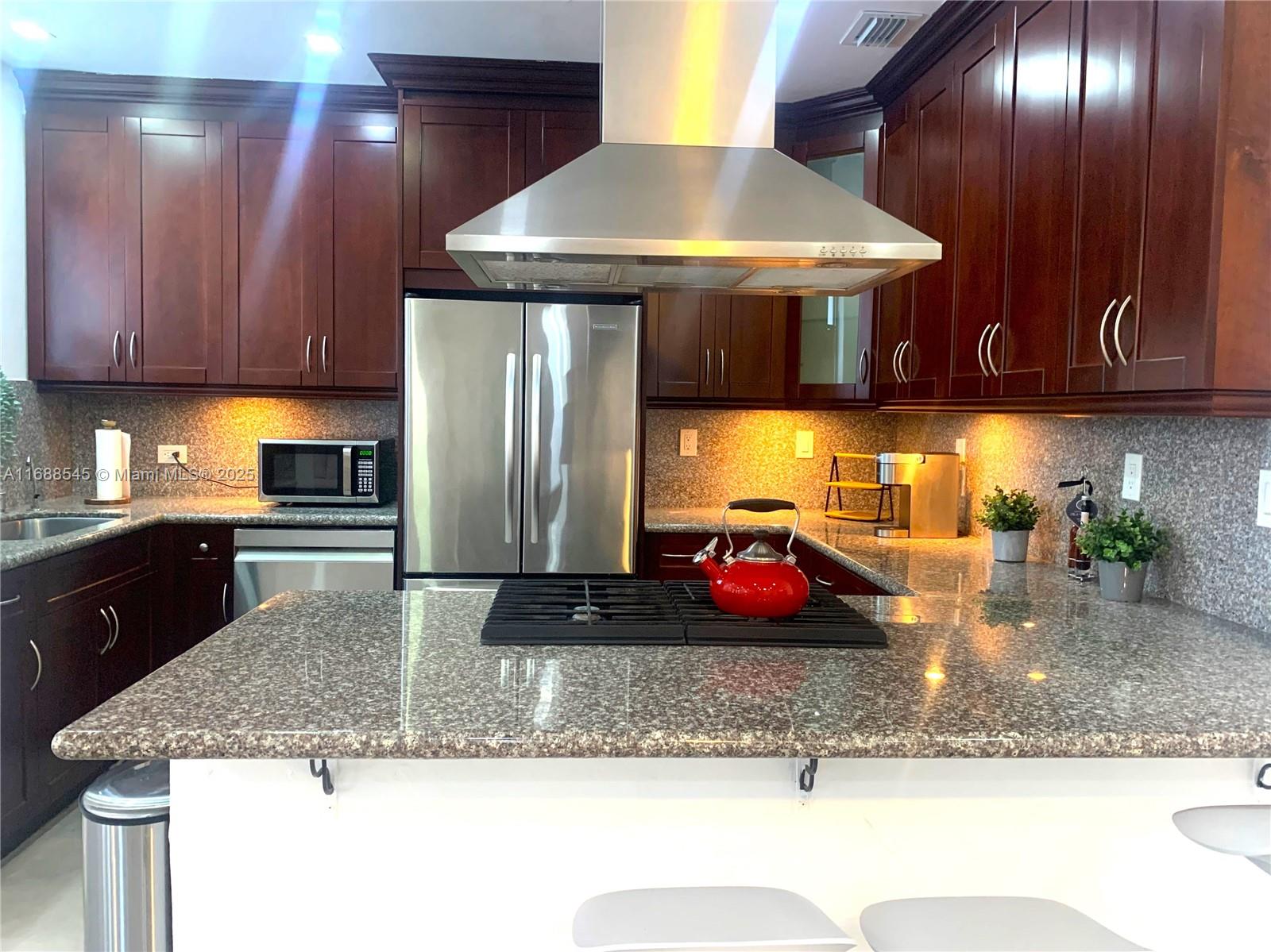 BISC SHORES HEIGHTS - Residential