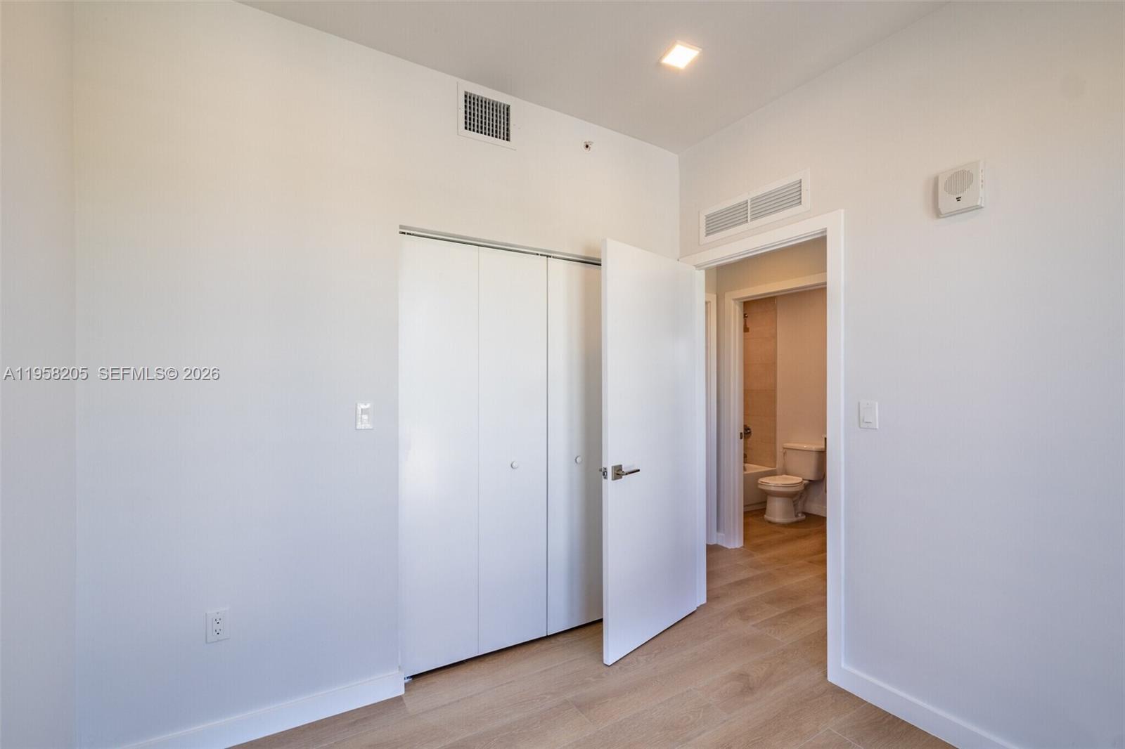 LAWRENCE ESTATES LAND COS - Residential Lease