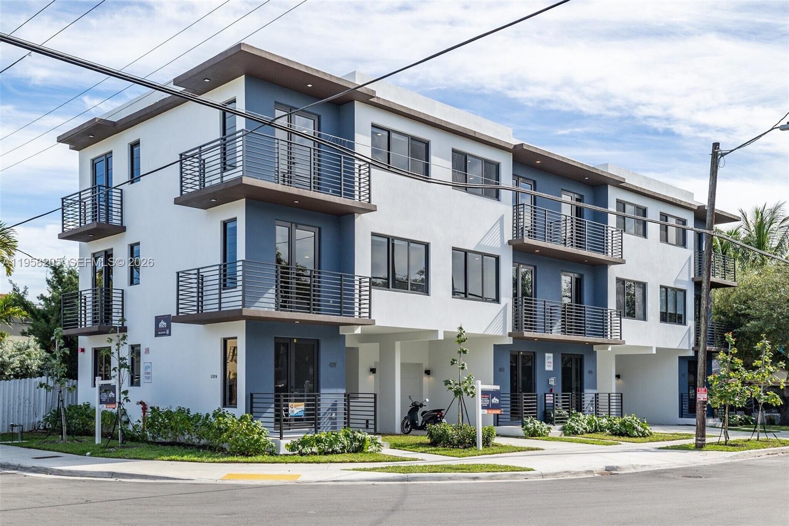 LAWRENCE ESTATES LAND COS - Residential Lease