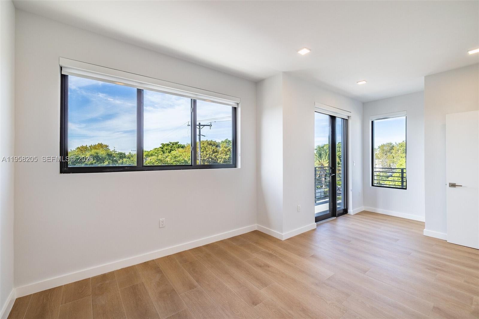 LAWRENCE ESTATES LAND COS - Residential Lease