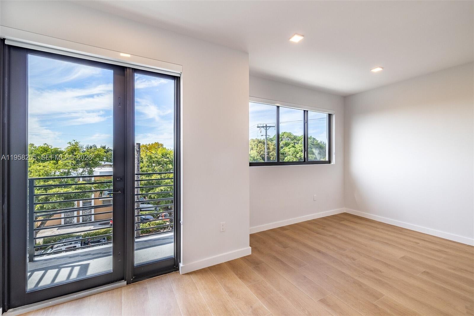 LAWRENCE ESTATES LAND COS - Residential Lease