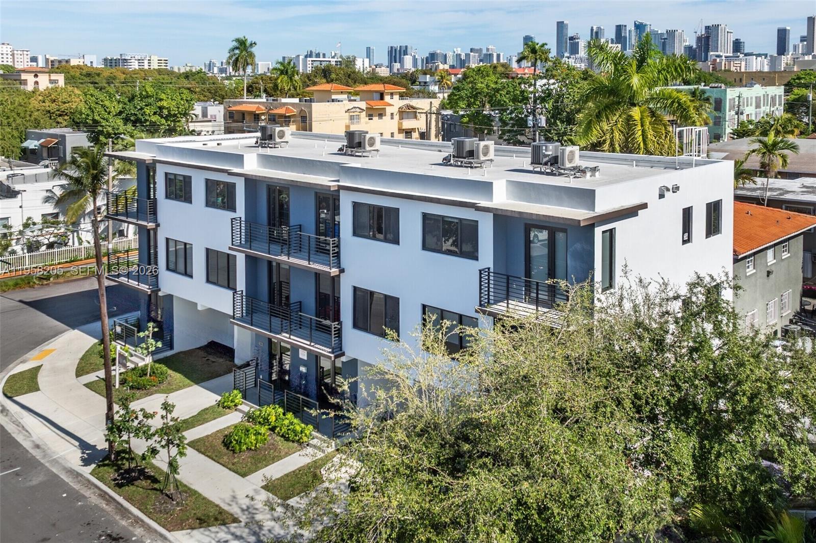 LAWRENCE ESTATES LAND COS - Residential Lease