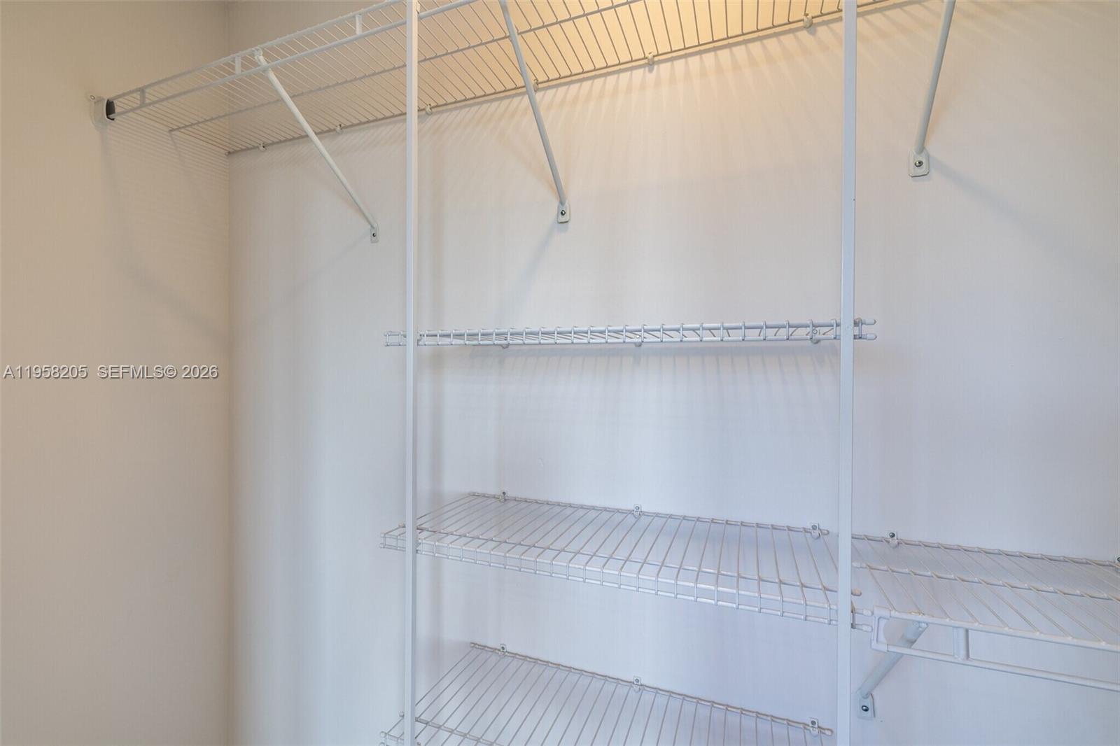 LAWRENCE ESTATES LAND COS - Residential Lease