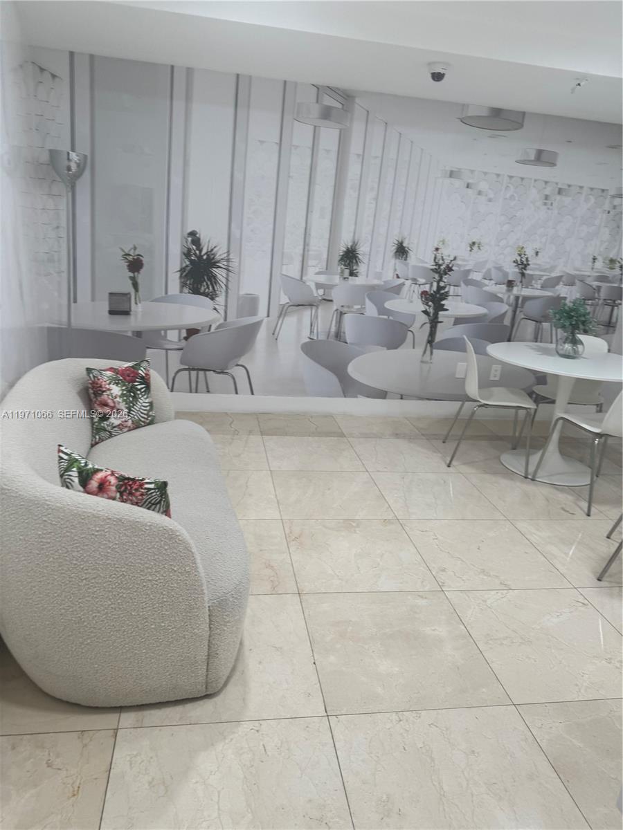 TDR TOWER II CONDO - Residential Lease