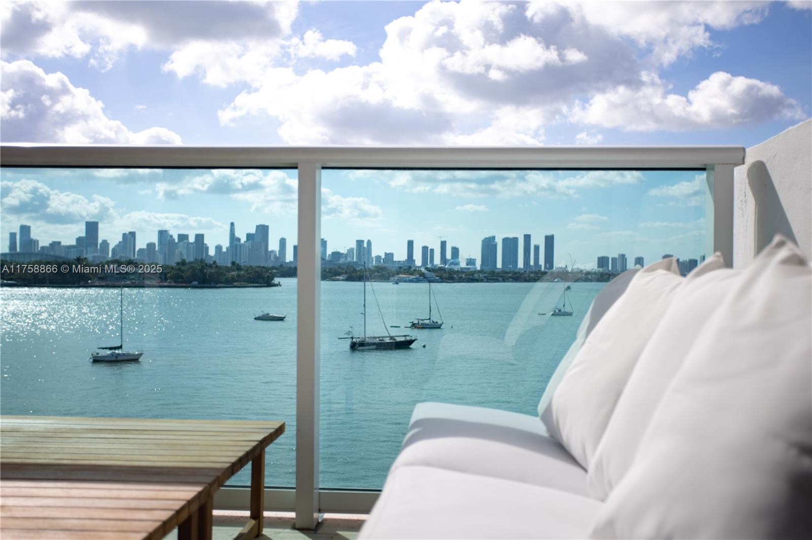 MIRADOR 1200 CONDO - Residential