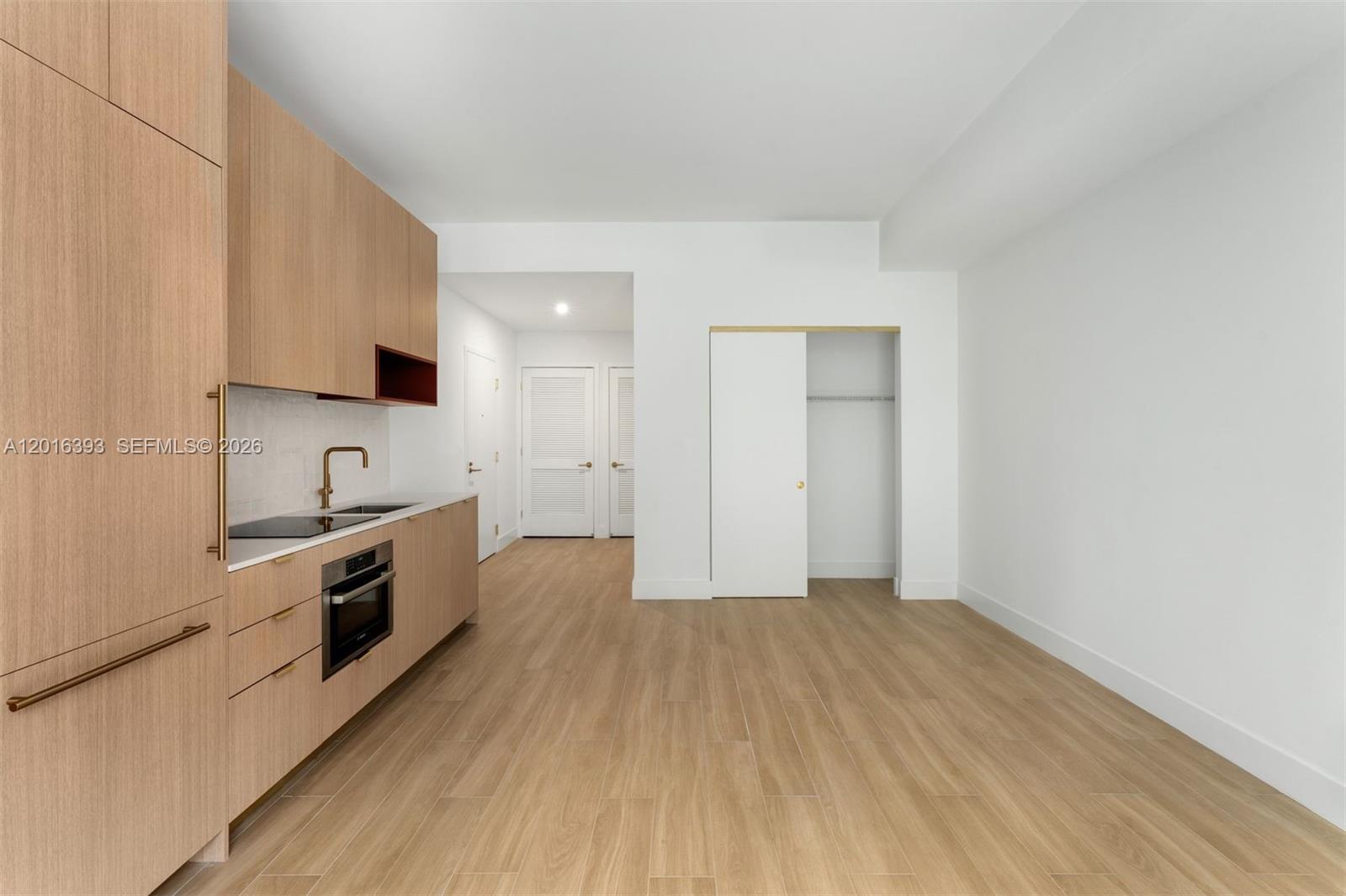 THE STANDARD RESIDENCES - Residential