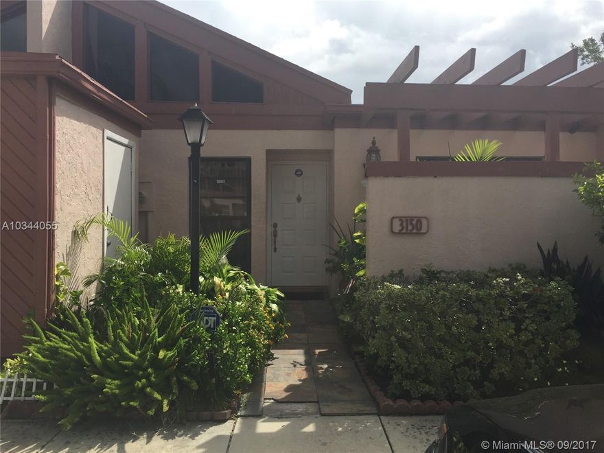 DON'T MISS THIS GEM OF A VILLA!!! BEAUTIFUL VILLA/TOWN-HOME LOCATED IN THE PERFECT CENTRAL LOCATION OF SUNRISE. CLOSE TO THE SAWGRASS EXPRESSWAY AND ALL MAJOR HIGHWAYS. COMPLETELY UPGRADED, LOW MONTHLY HOA PERFECT FOR FIRST TIME BUYERS. EASY TO SHOW CALL LISTING AGENT TO VIEW.