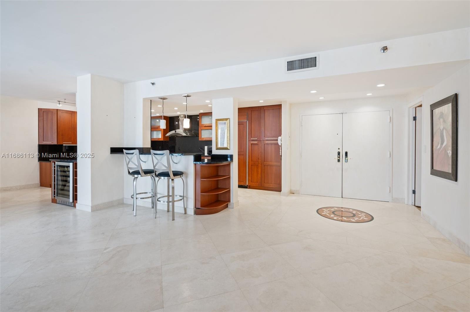 10175 Collins Ave 1003