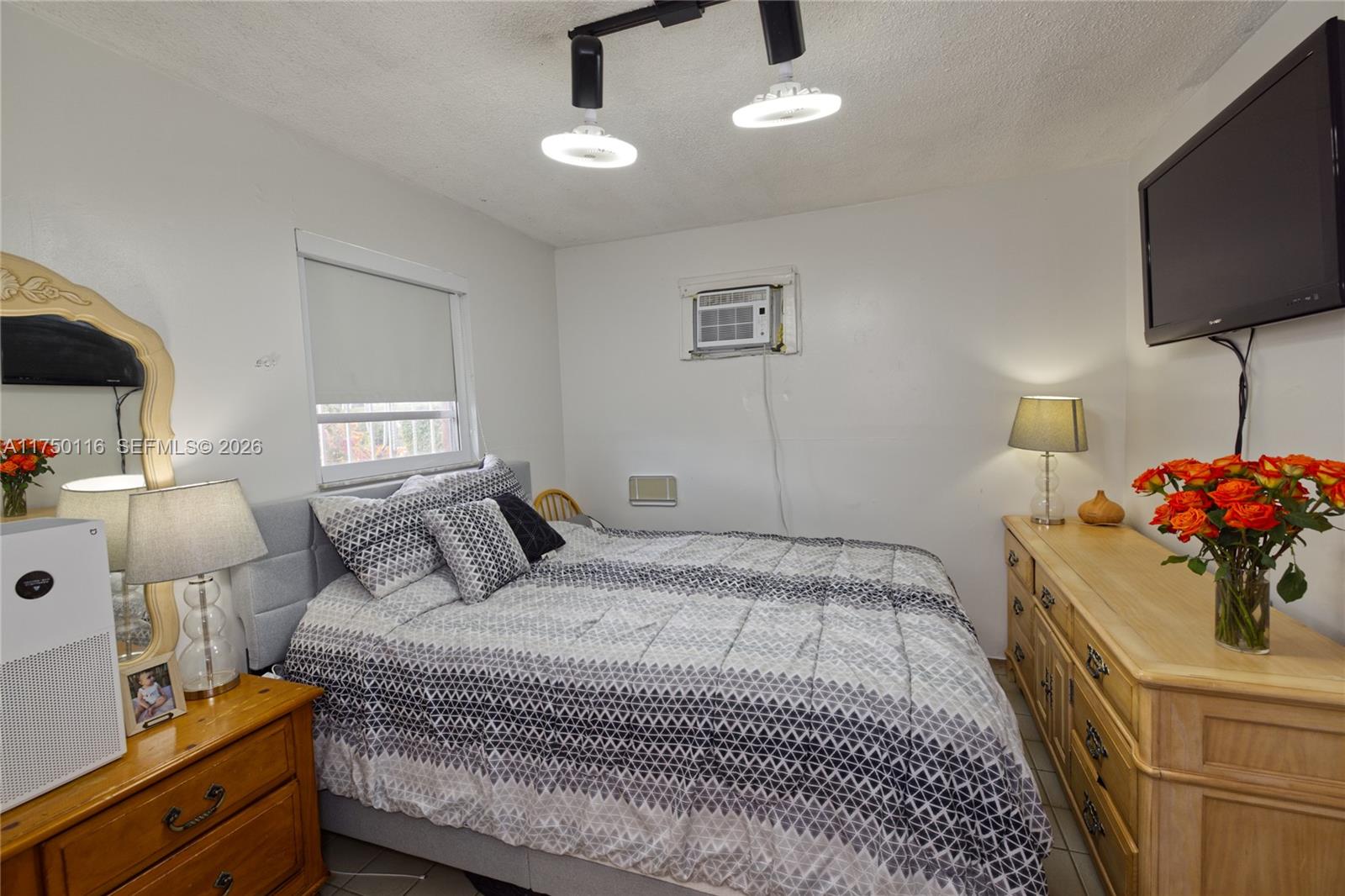 WESTWOOD LAKE 10TH ADDN - Residential