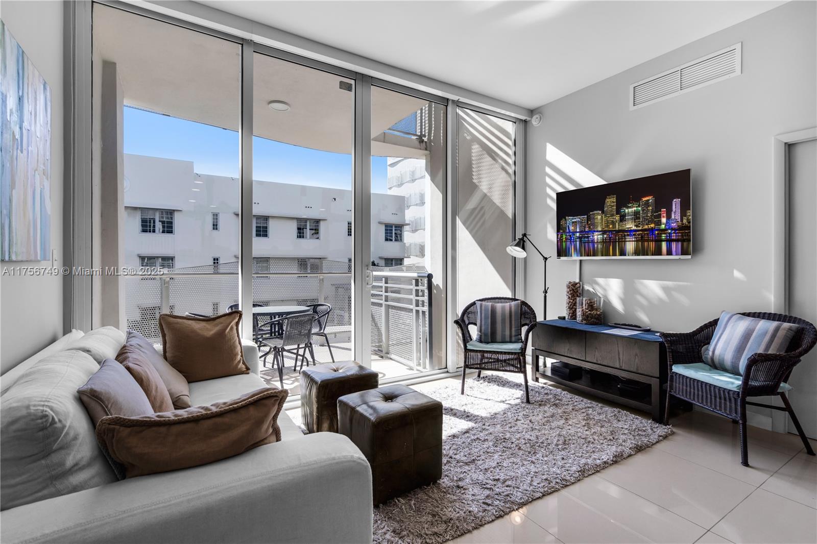 Rental Property at 2100 Park Ave 204, Miami Beach, Miami-Dade County, Florida - Bedrooms: 2 
Bathrooms: 2  - $4,500 MO.