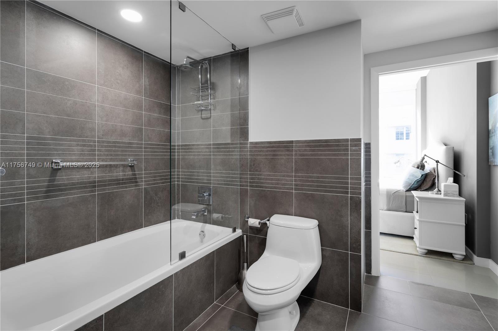 ARTEPARK SOUTH CONDO - Residential Lease