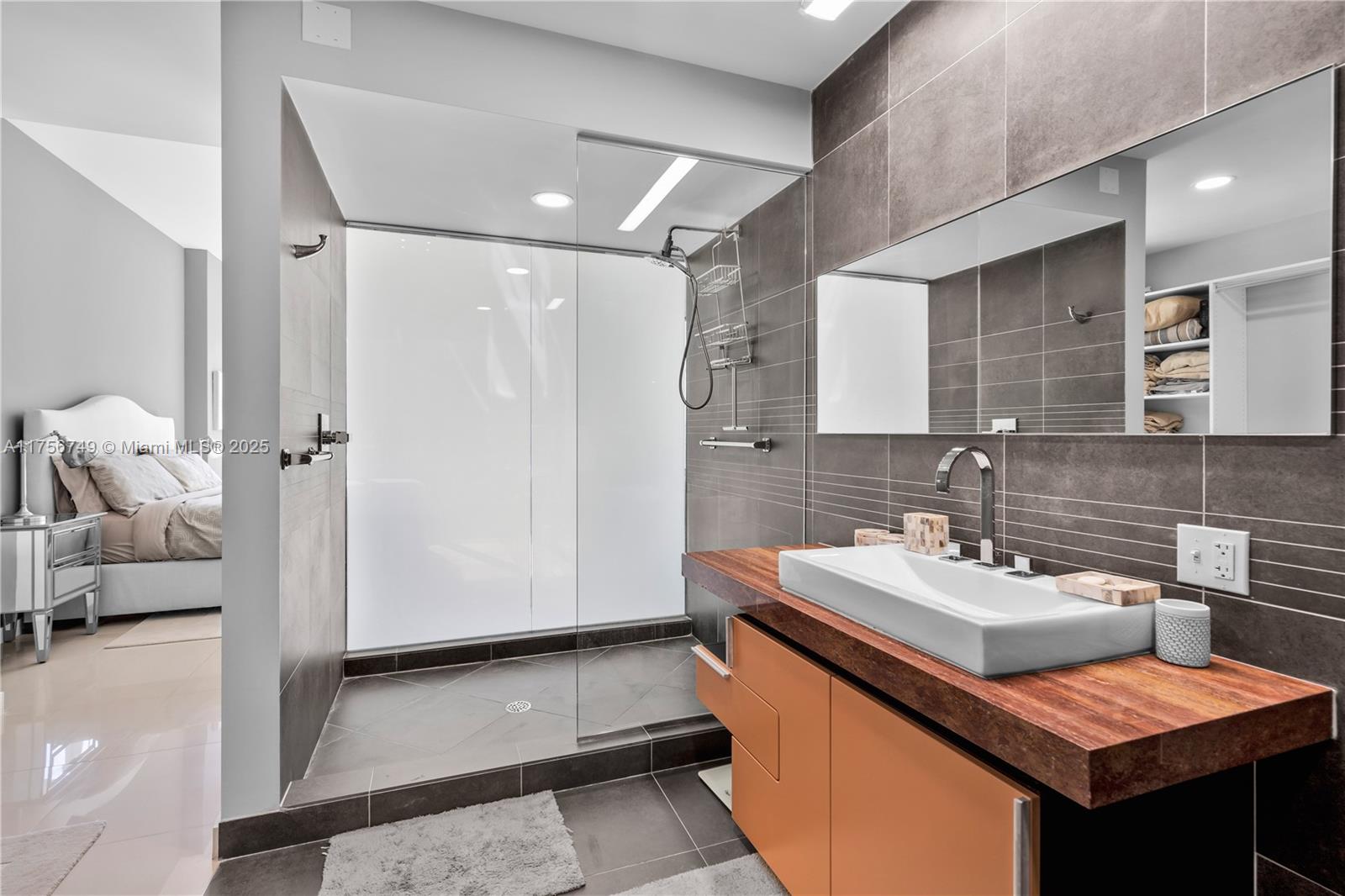 ARTEPARK SOUTH CONDO - Residential Lease